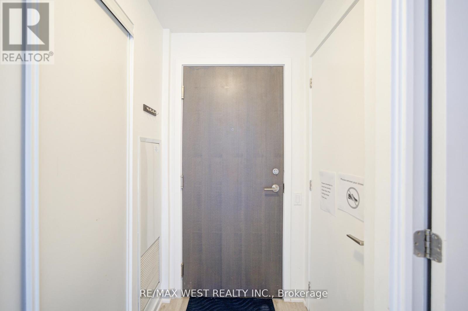 813 - 103 The Queensway W, Toronto, Ontario  M6S 5B3 - Photo 6 - W12966156