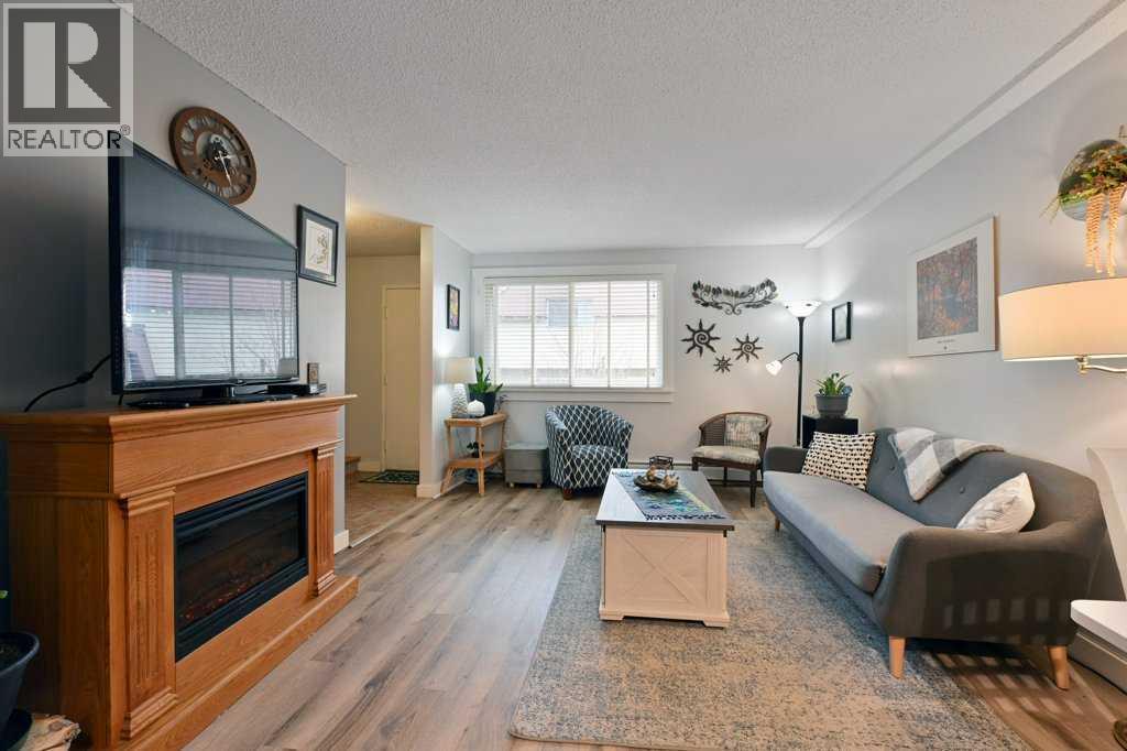 5, 7740 Hunterview Drive Nw, Calgary, Alberta  T2K 5C9 - Photo 4 - A2286831