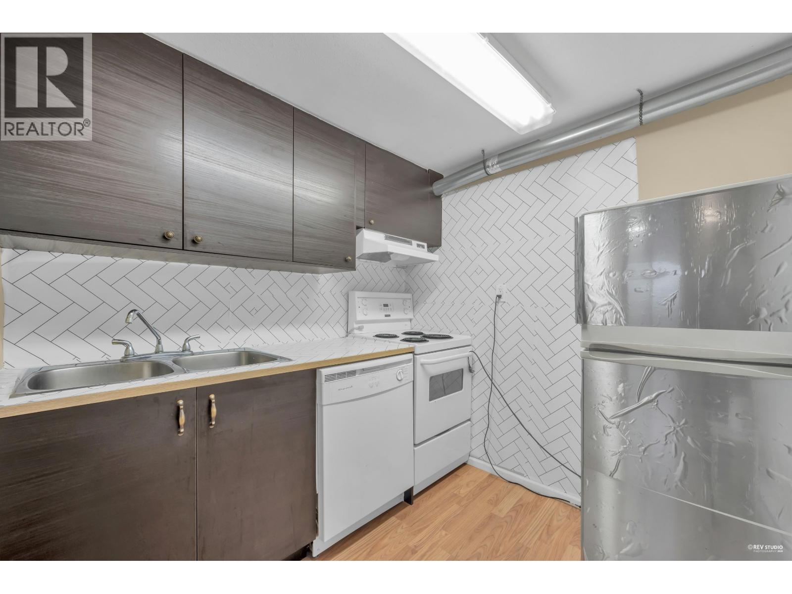 5807 Highfield Drive, Burnaby, British Columbia  V5B 1E4 - Photo 31 - R3107395