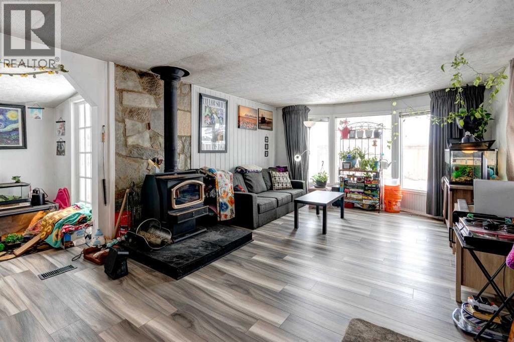 93 Huntstrom Drive Ne, Calgary, Alberta  T2K 5V5 - Photo 2 - A2297118