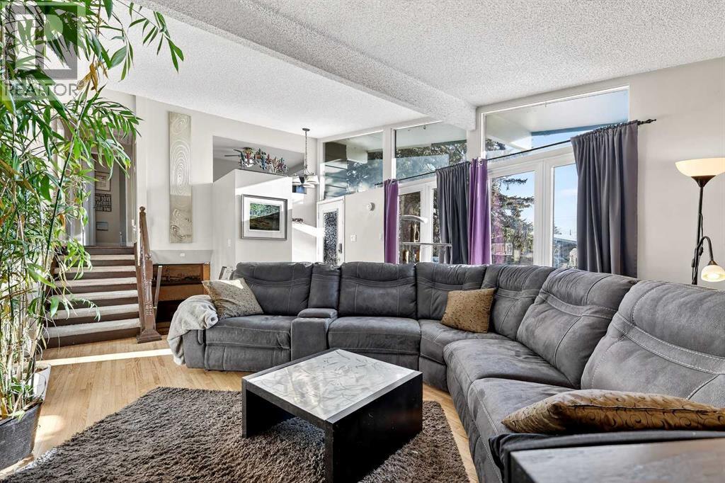 319 Whitney Crescent Se, Calgary, Alberta  T2J 1E7 - Photo 3 - A2297181