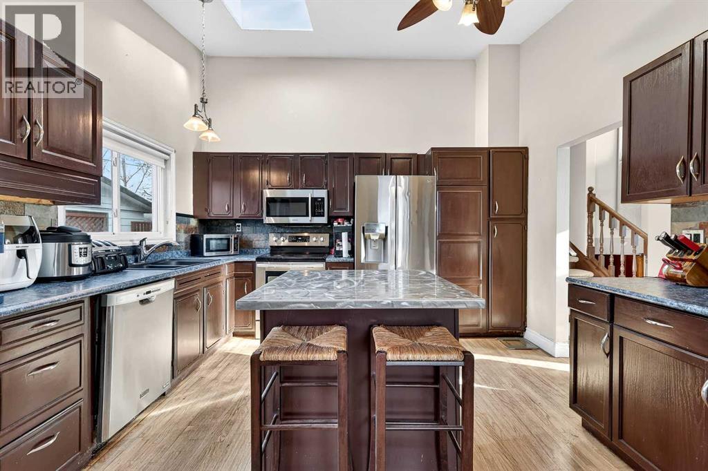 319 Whitney Crescent Se, Calgary, Alberta  T2J 1E7 - Photo 5 - A2297181