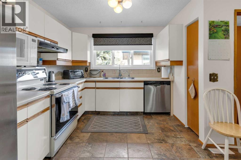 6004 Maddock Drive Ne, Calgary, Alberta  T2A 3W4 - Photo 9 - A2297728