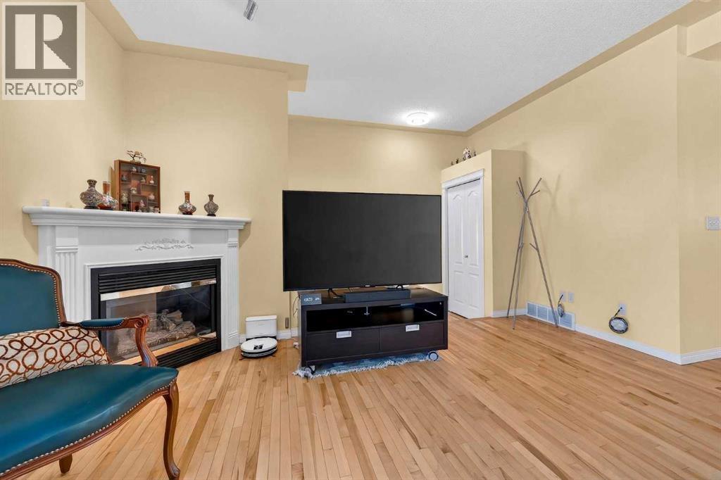 71 Country Hills Gardens NW, Calgary, Alberta  T3K 5G1 - Photo 5 - A2298419