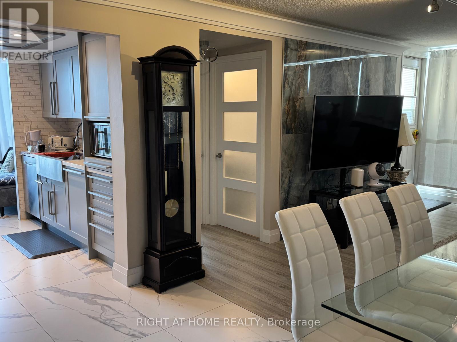 1208 - 65 Ellen Street, Barrie, Ontario  L4N 3A5 - Photo 11 - S12888060