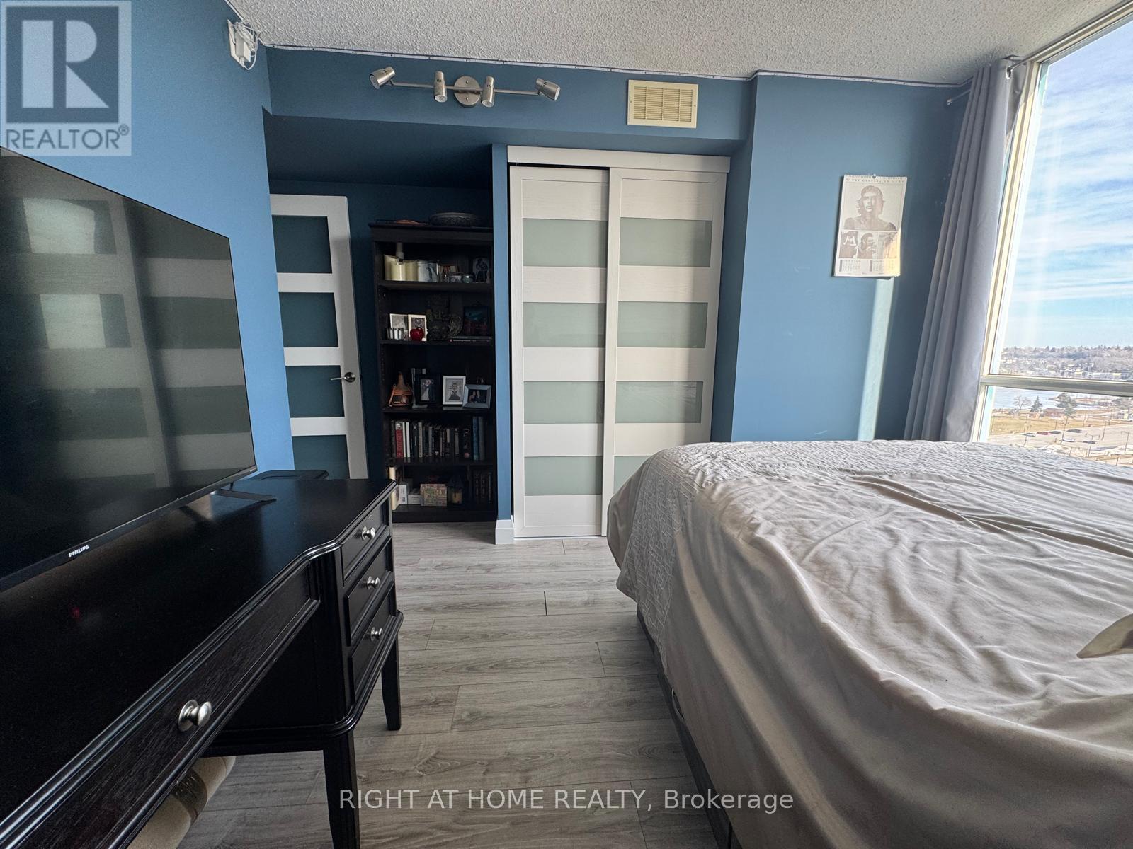 1208 - 65 Ellen Street, Barrie, Ontario  L4N 3A5 - Photo 15 - S12888060