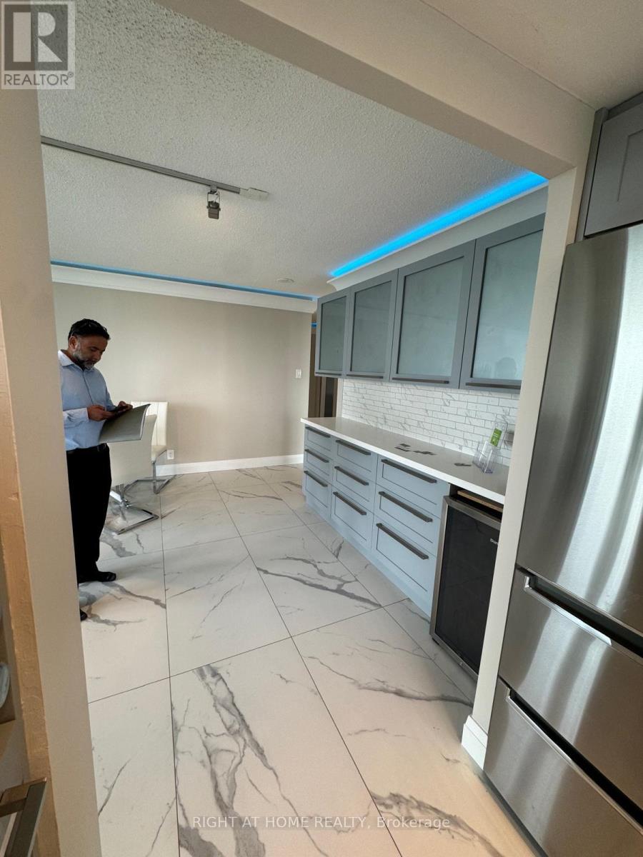 1208 - 65 Ellen Street, Barrie, Ontario  L4N 3A5 - Photo 21 - S12888060