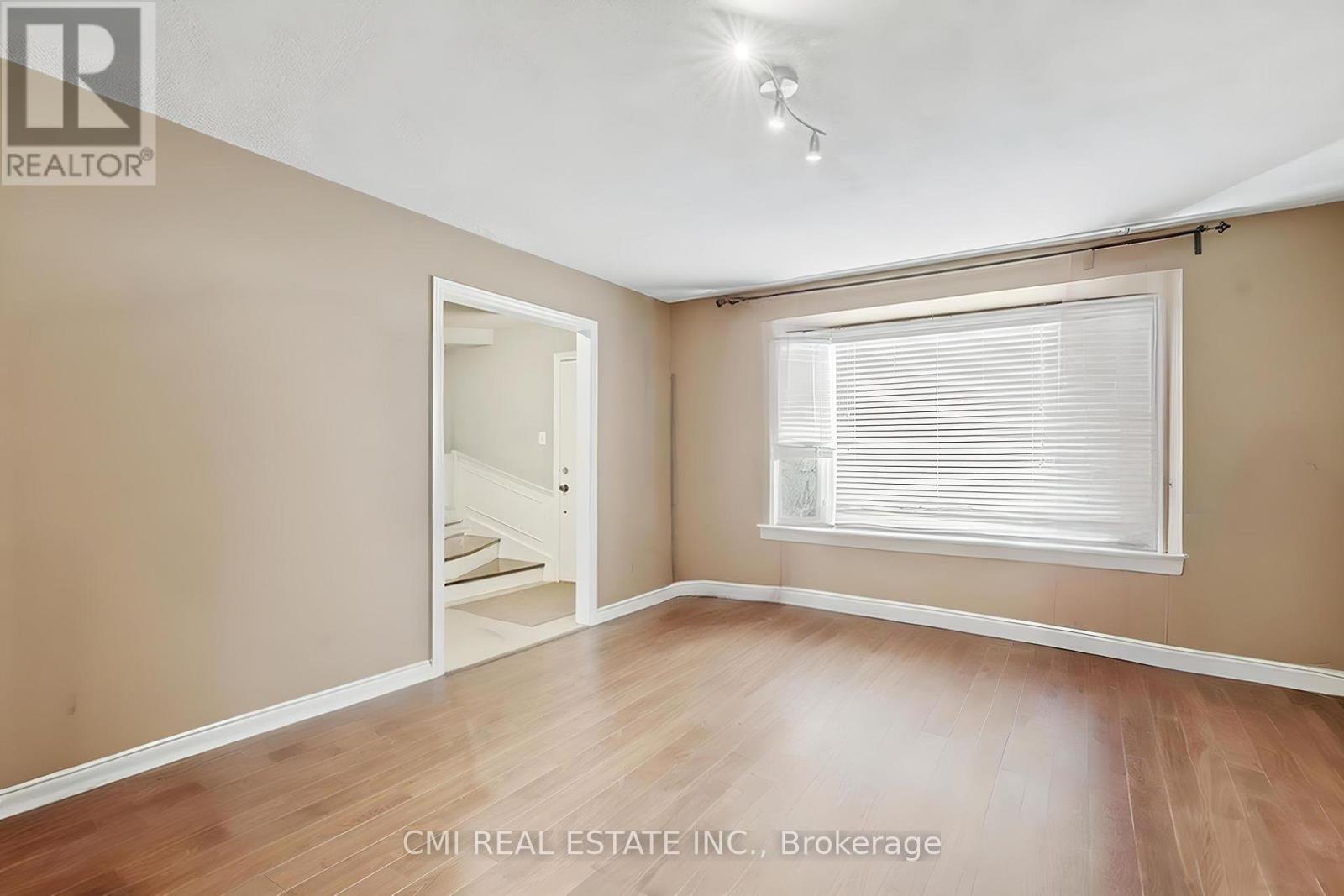360 Culpepper Place, Waterloo, Ontario  N2L 5L3 - Photo 8 - X12966030