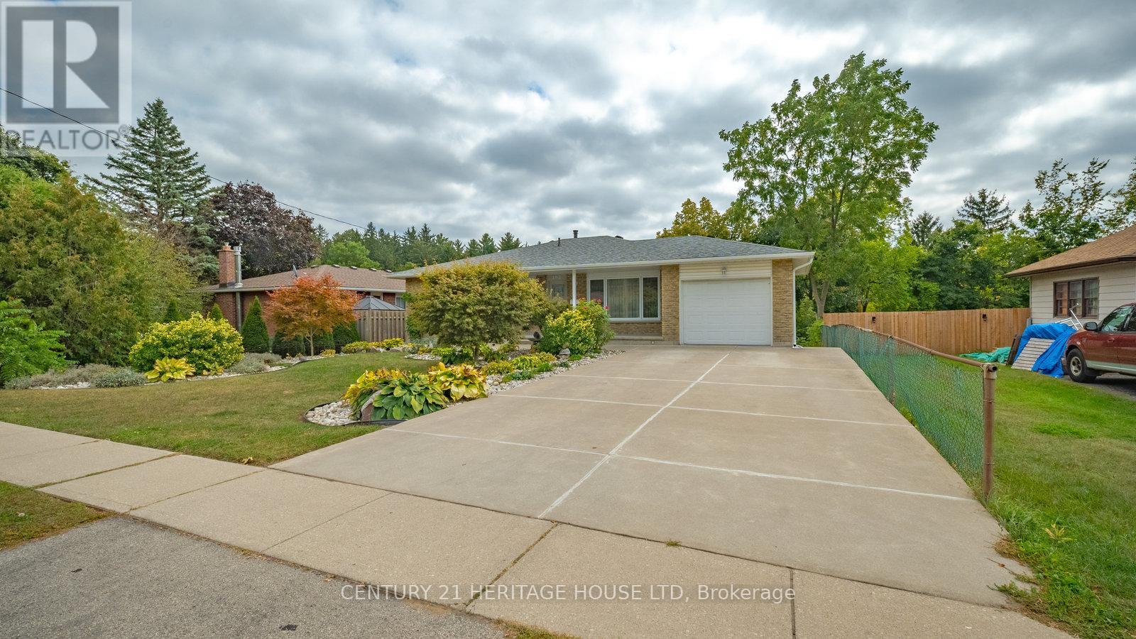 162 Victoria Street, Norfolk, Ontario  N3Y 1L8 - Photo 2 - X12966136