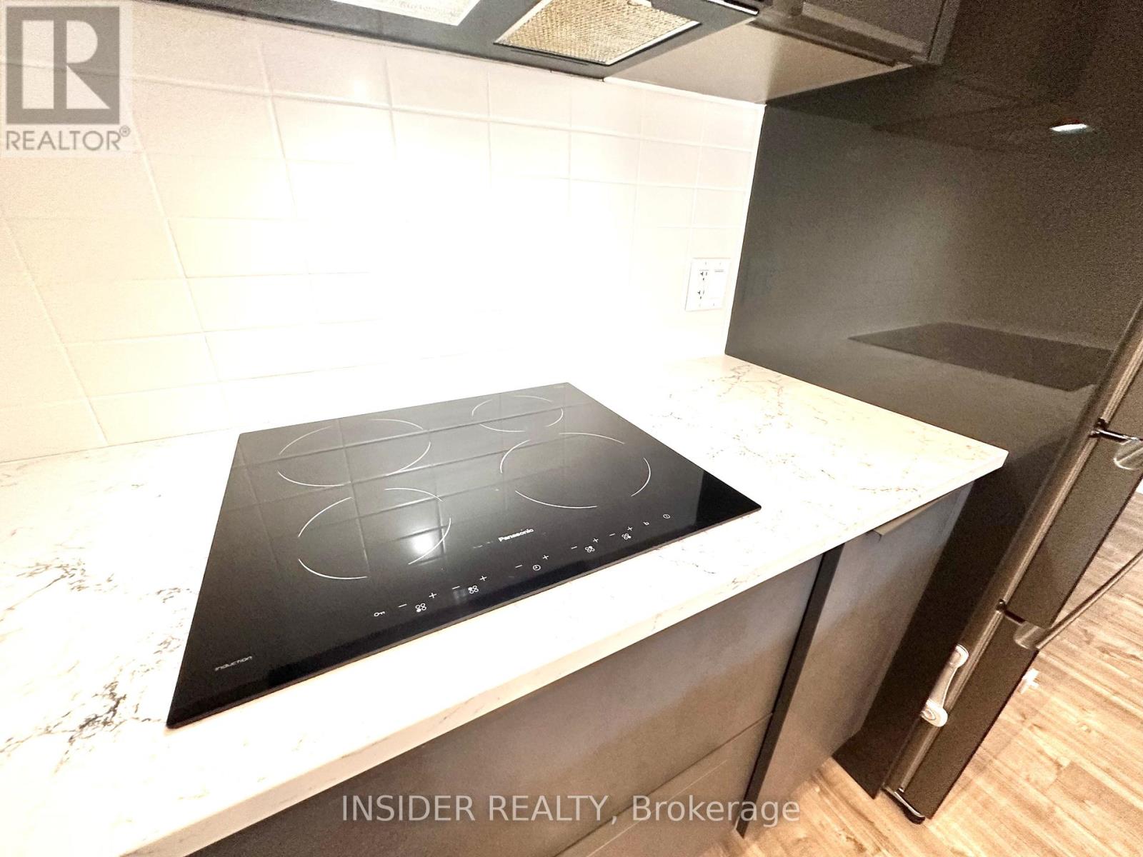 303 - 10 Beausoleil Lane, Blue Mountains, Ontario  L9Y 2X5 - Photo 4 - X12966144