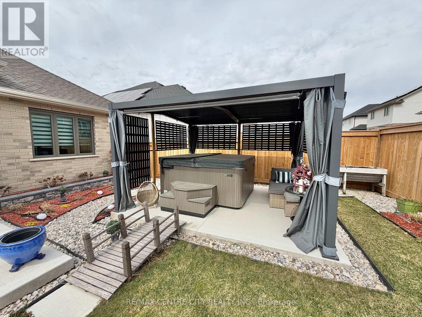 46 Snowy Owl Trail, Central Elgin, Ontario  N5R 0M6 - Photo 12 - X12827918