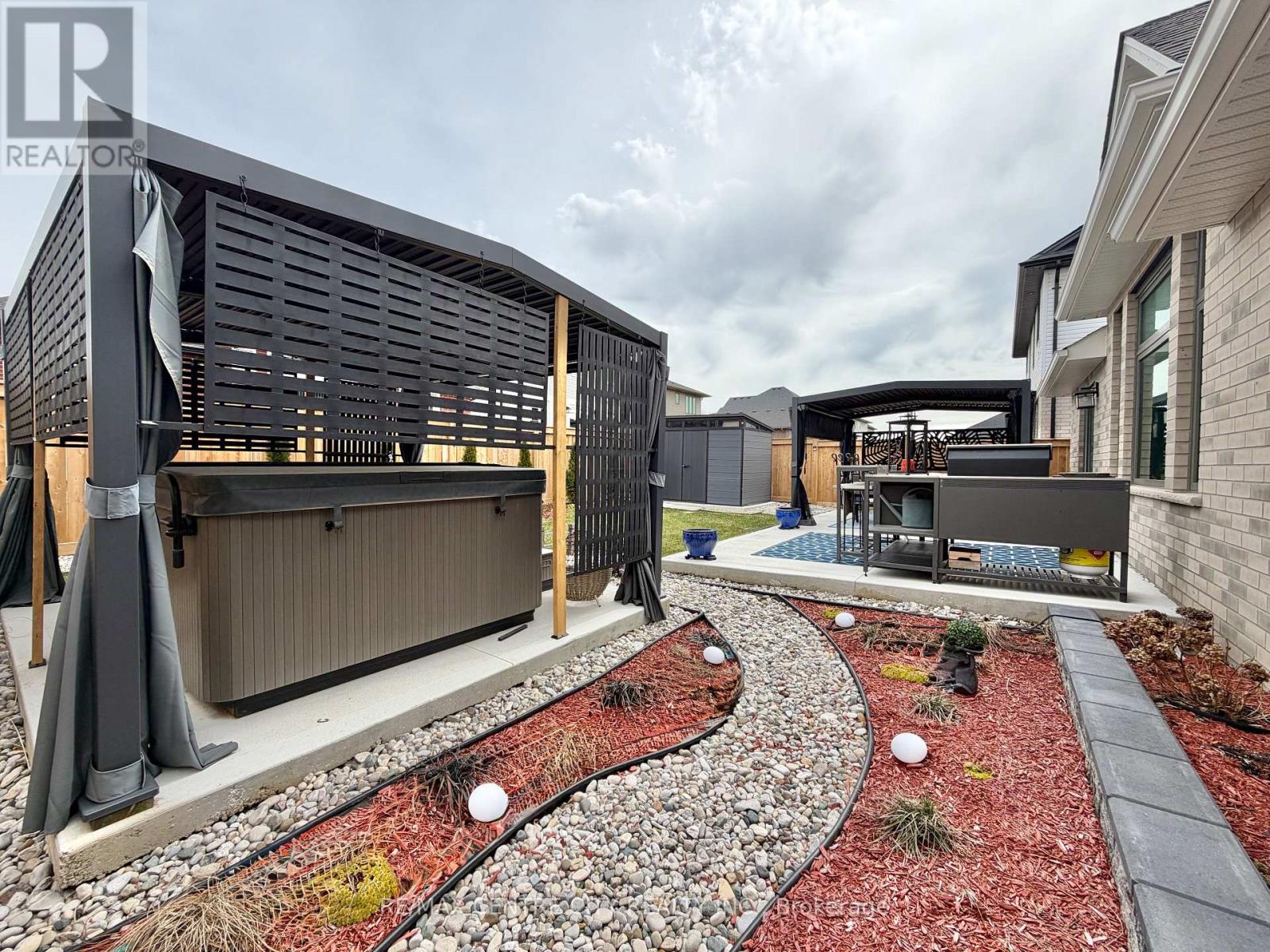 46 Snowy Owl Trail, Central Elgin, Ontario  N5R 0M6 - Photo 16 - X12827918