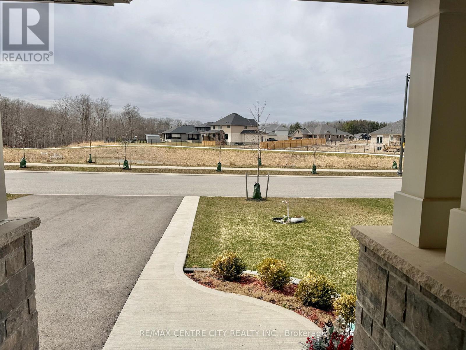 46 Snowy Owl Trail, Central Elgin, Ontario  N5R 0M6 - Photo 7 - X12827918