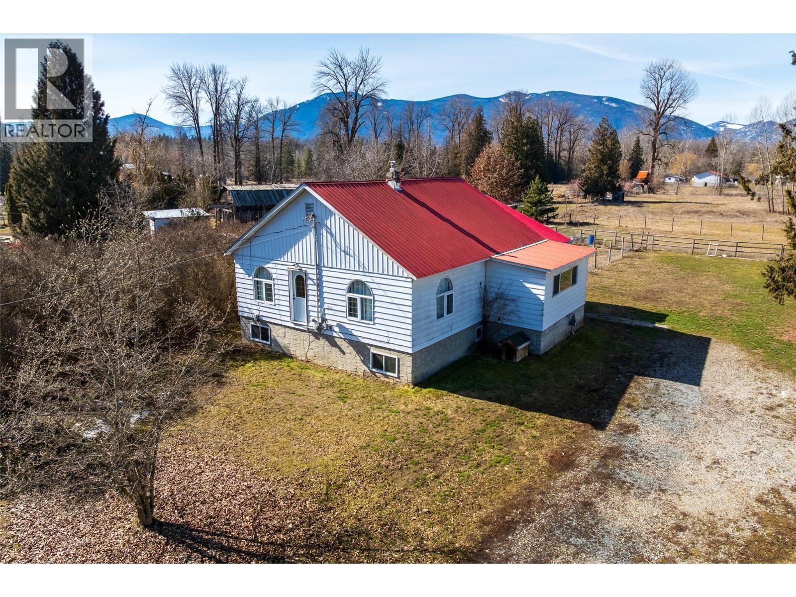 1117 15th Avenue S, Creston, British Columbia  V0B 1G1 - Photo 3 - 10382010