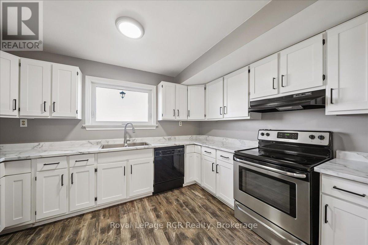 883 30th Street W, Georgian Bluffs, Ontario  N4K 6V5 - Photo 15 - X12966186