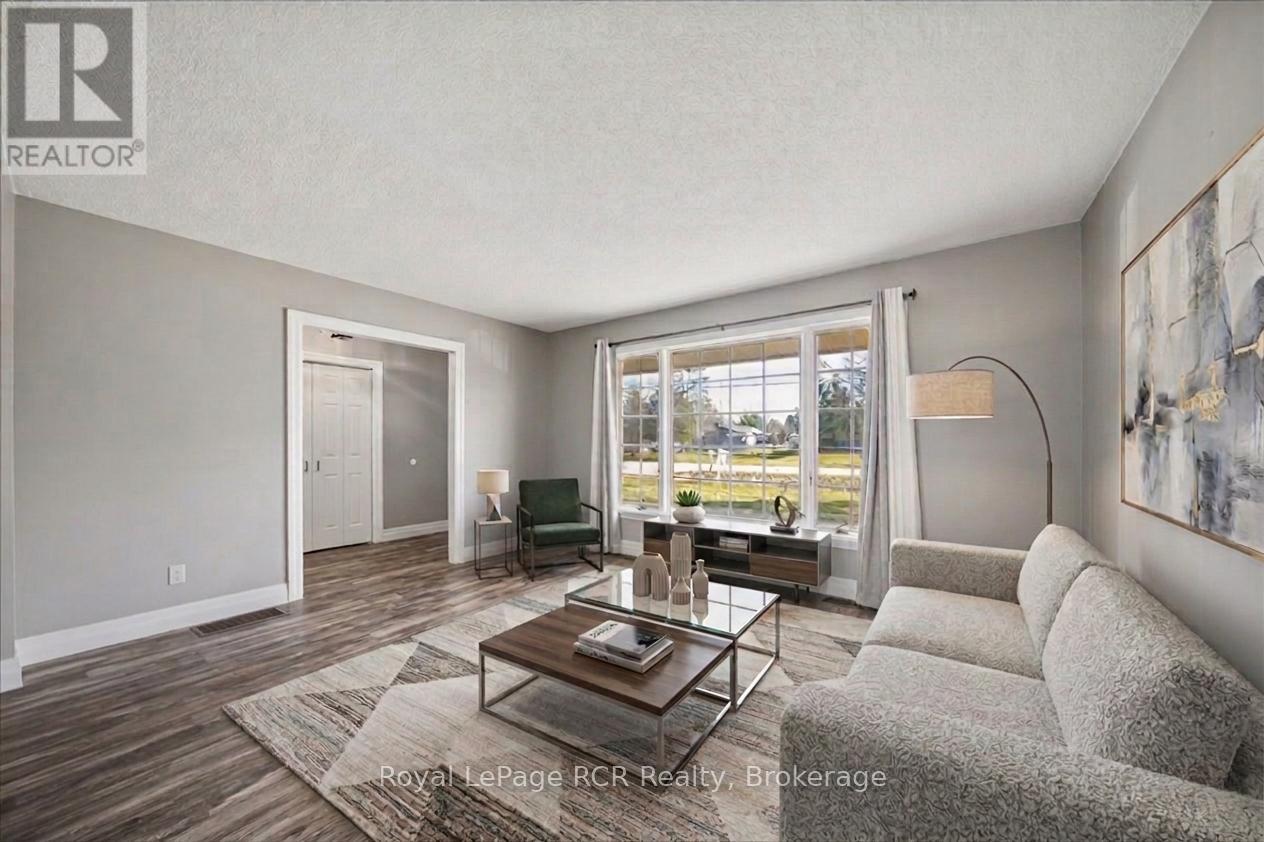 883 30th Street W, Georgian Bluffs, Ontario  N4K 6V5 - Photo 6 - X12966186