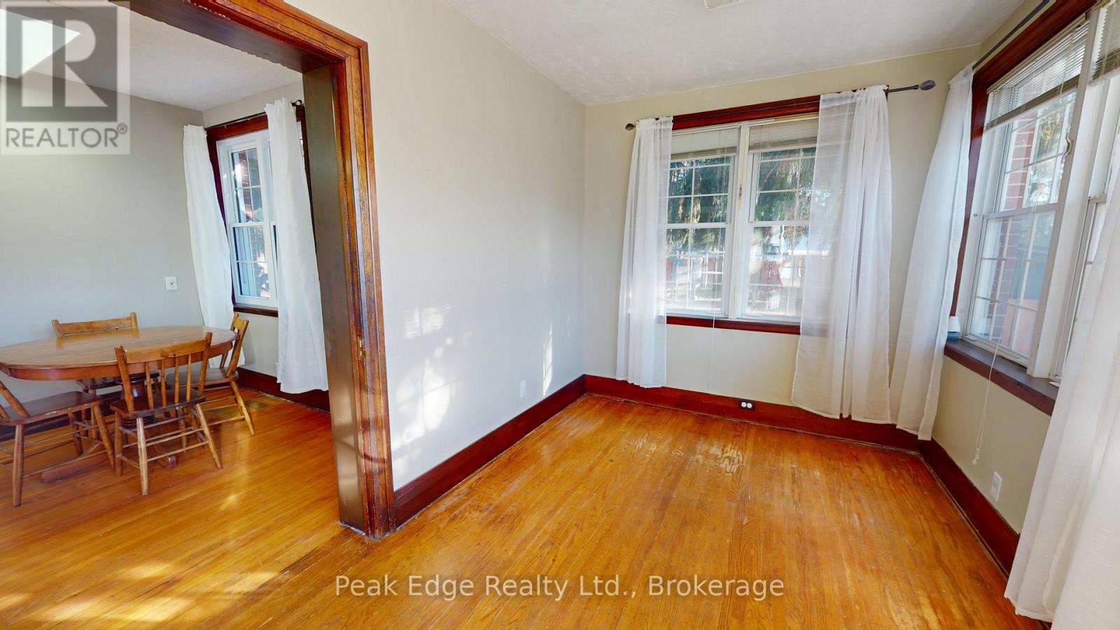 477 12th Avenue, Hanover, Ontario  N4N 2V1 - Photo 10 - X12966308