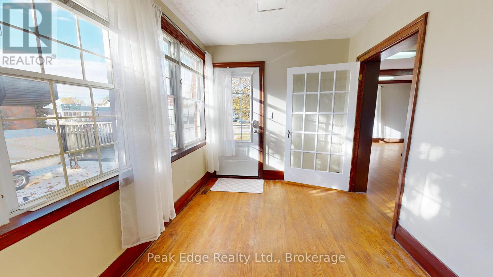 477 12th Avenue, Hanover, Ontario  N4N 2V1 - Photo 11 - X12966308