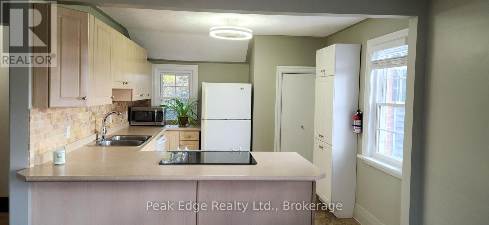 477 12th Avenue, Hanover, Ontario  N4N 2V1 - Photo 15 - X12966308