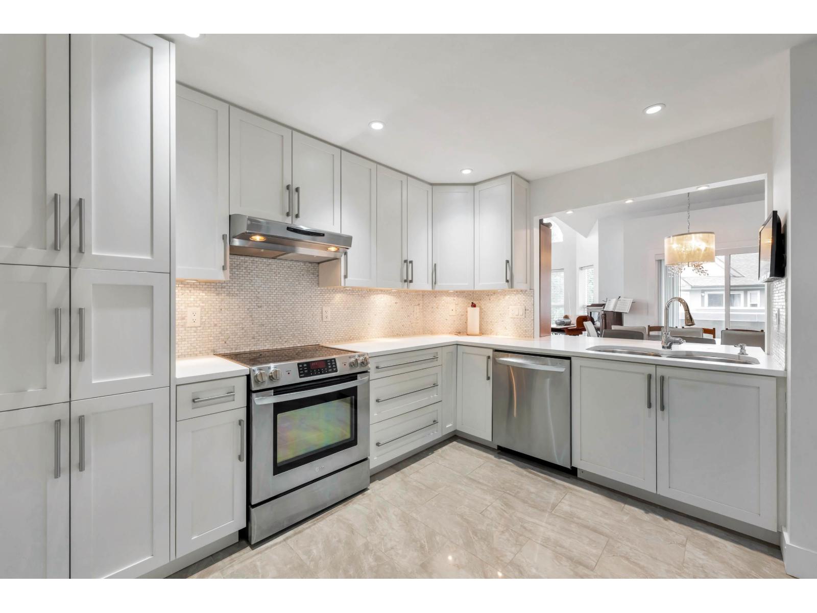 303 12088 66 Avenue, Surrey, British Columbia  V3W 1Z9 - Photo 13 - R3107185