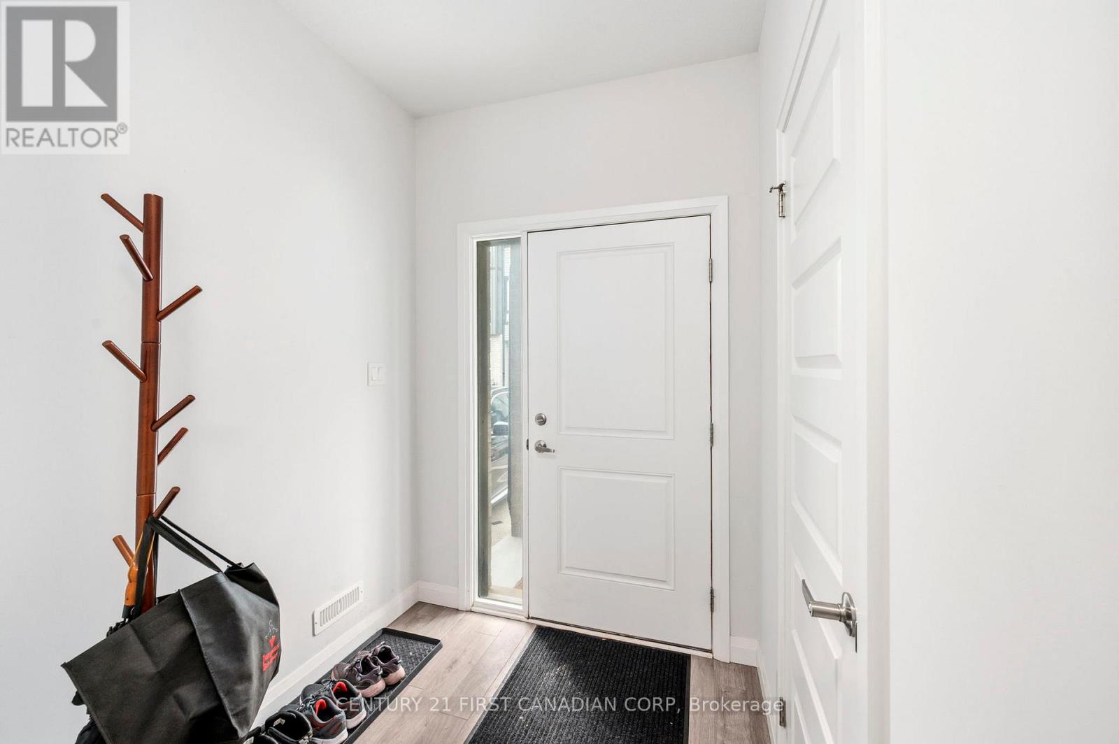 8 - 819 Kleinburg Drive, London North, Ontario  N5X 0N6 - Photo 3 - X12966168