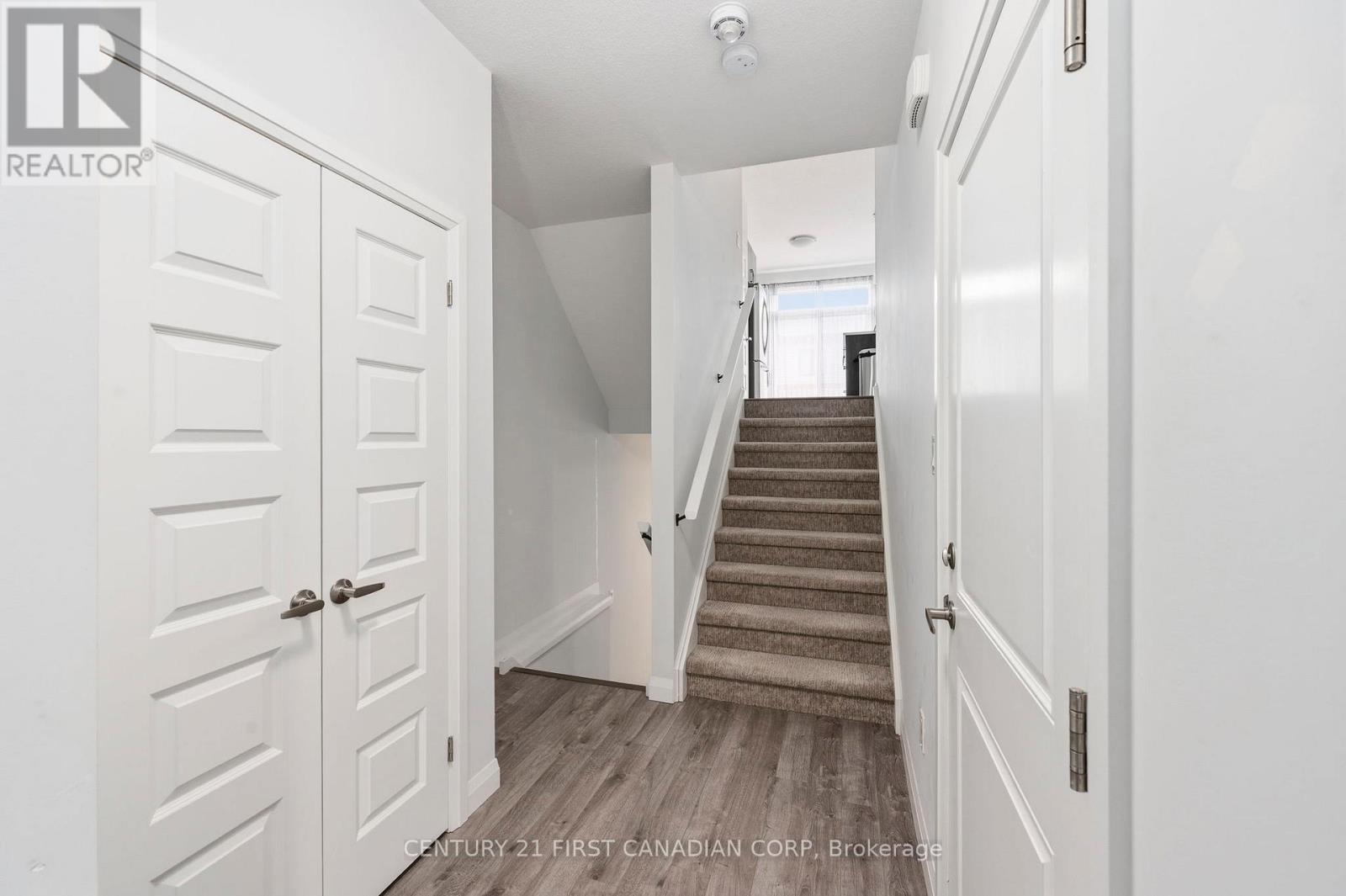 8 - 819 Kleinburg Drive, London North, Ontario  N5X 0N6 - Photo 4 - X12966168