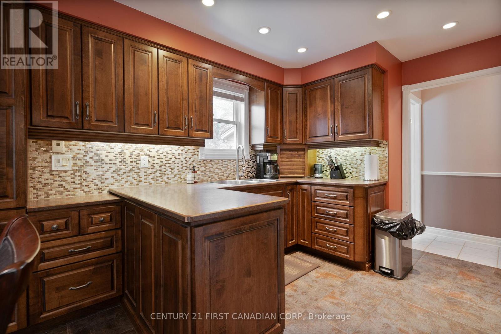 327 Everglade Crescent, London North, Ontario  N6H 4M7 - Photo 15 - X12966182