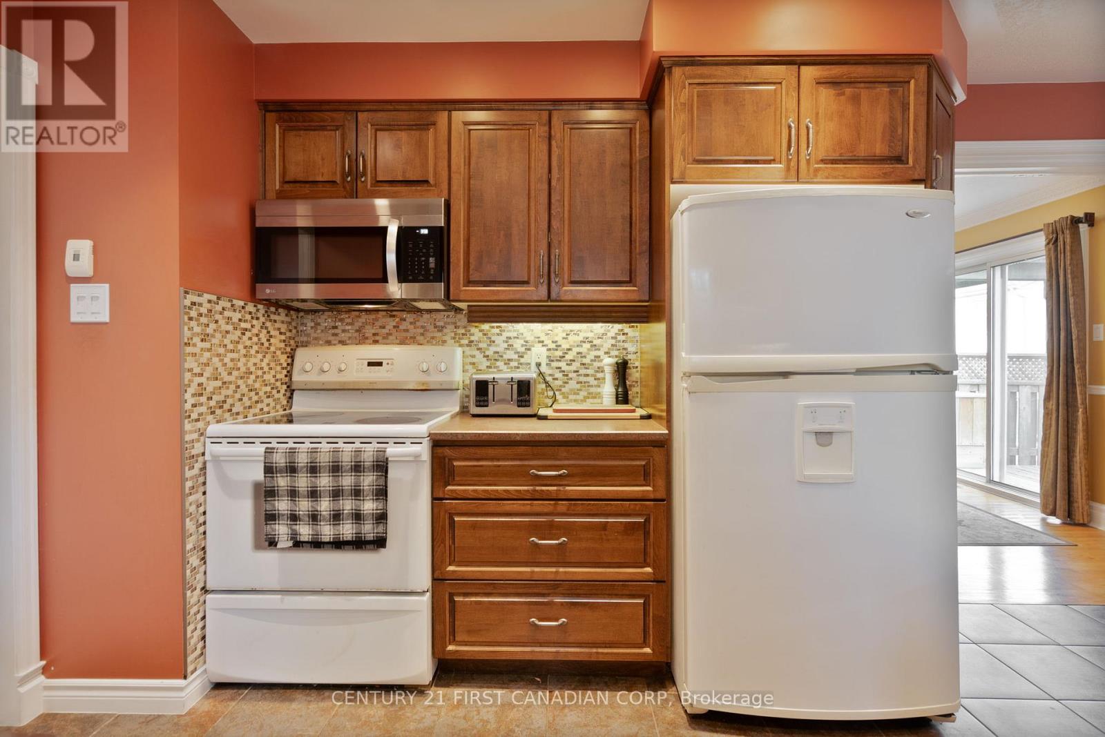 327 Everglade Crescent, London North, Ontario  N6H 4M7 - Photo 16 - X12966182