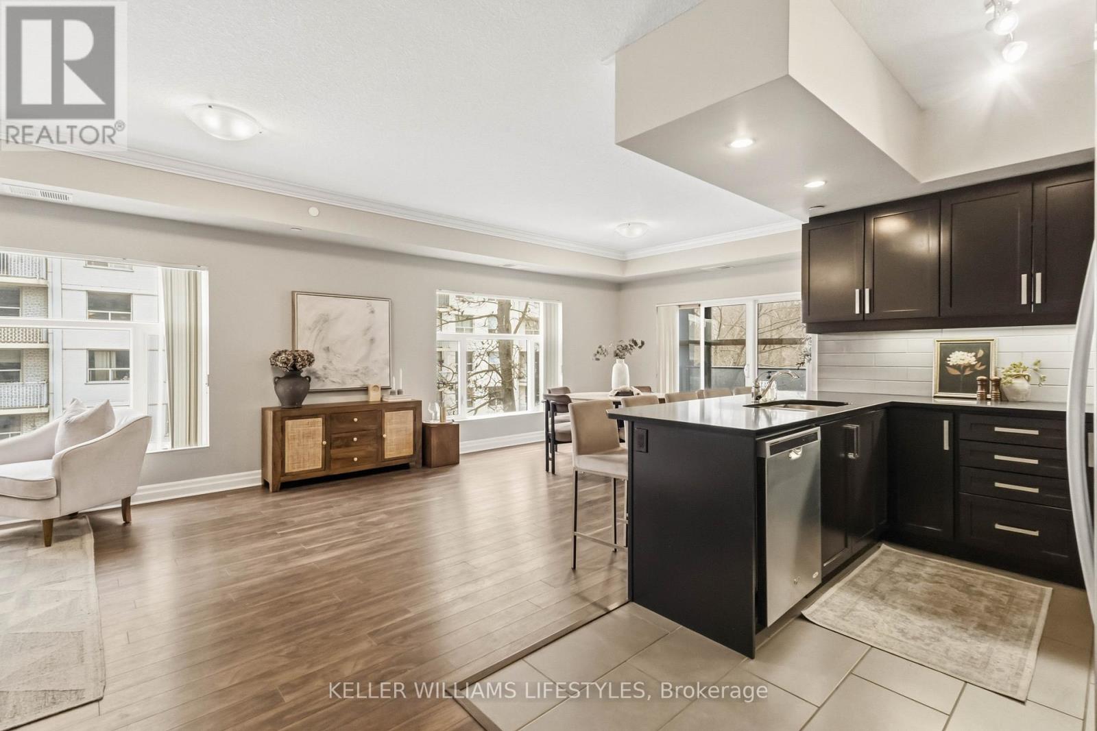 305 - 89 Ridout Street S, London South, Ontario  N6C 3X2 - Photo 15 - X12966440