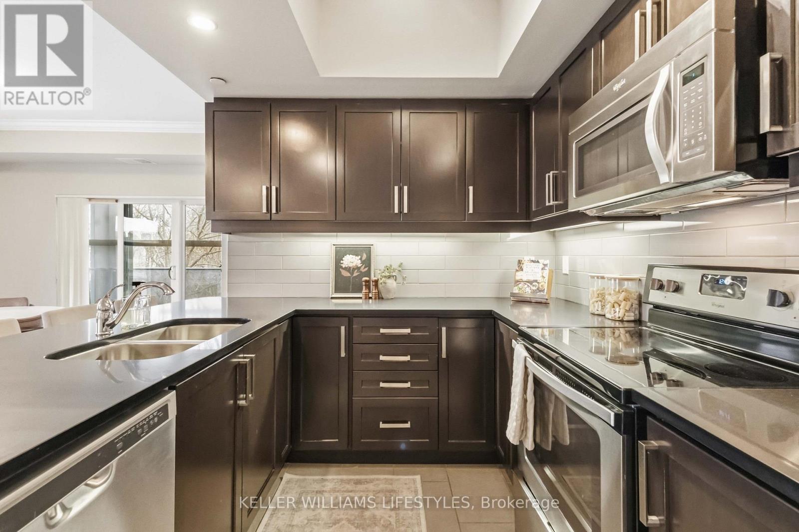 305 - 89 Ridout Street S, London South, Ontario  N6C 3X2 - Photo 24 - X12966440