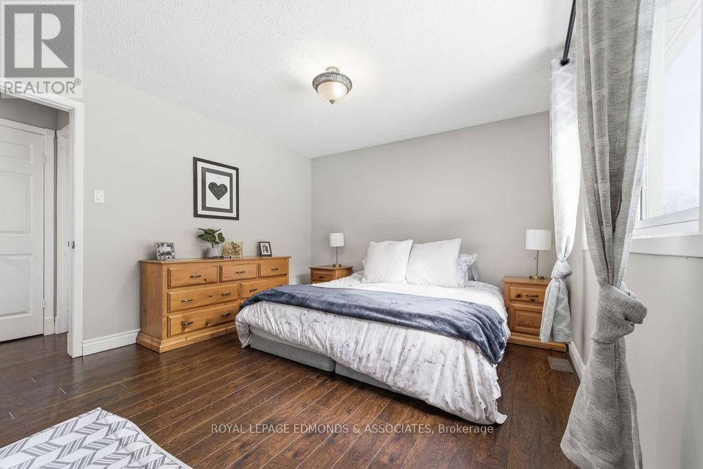 65 Armstrong Road, Petawawa, Ontario  K8H 2S2 - Photo 22 - X12966194