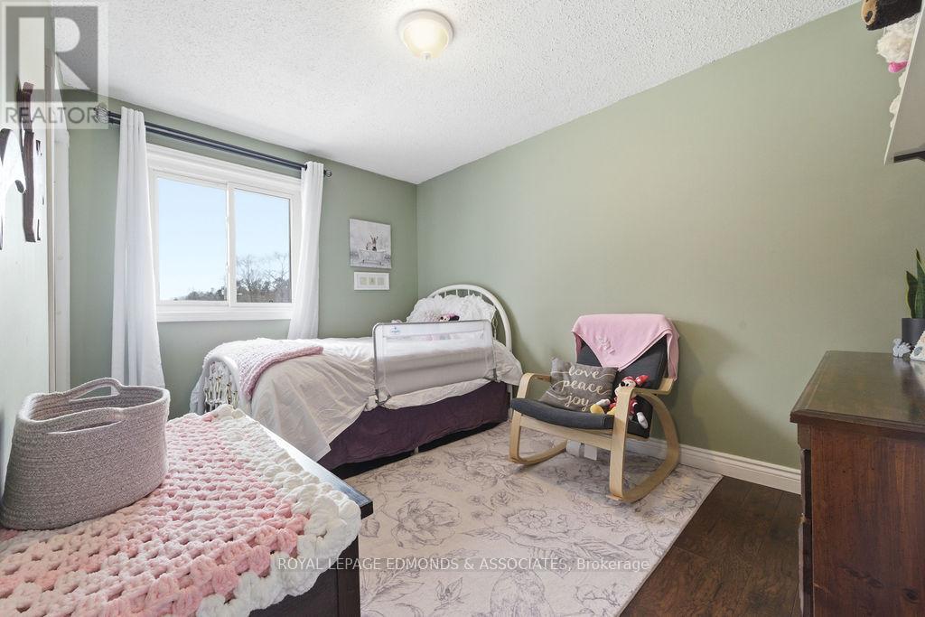 65 Armstrong Road, Petawawa, Ontario  K8H 2S2 - Photo 24 - X12966194