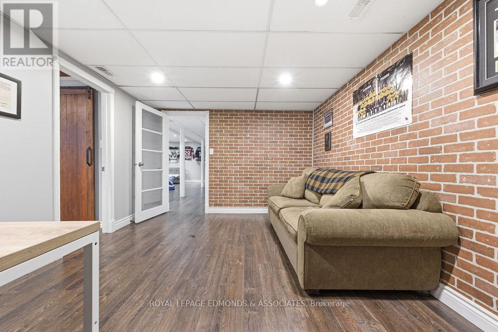 65 Armstrong Road, Petawawa, Ontario  K8H 2S2 - Photo 34 - X12966194