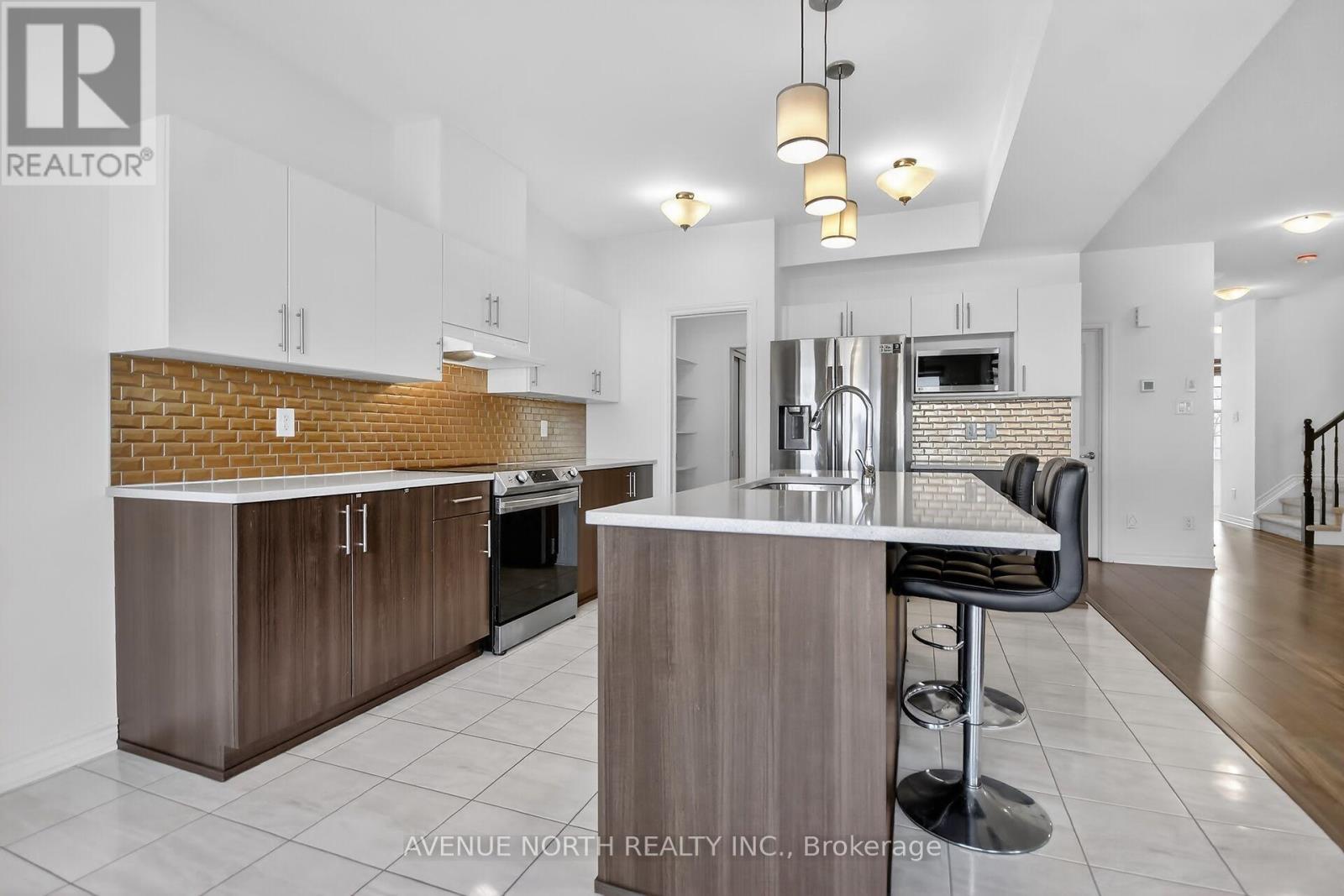 110 Dun Skipper Drive, Ottawa, Ontario  K1X 0G1 - Photo 14 - X12966170