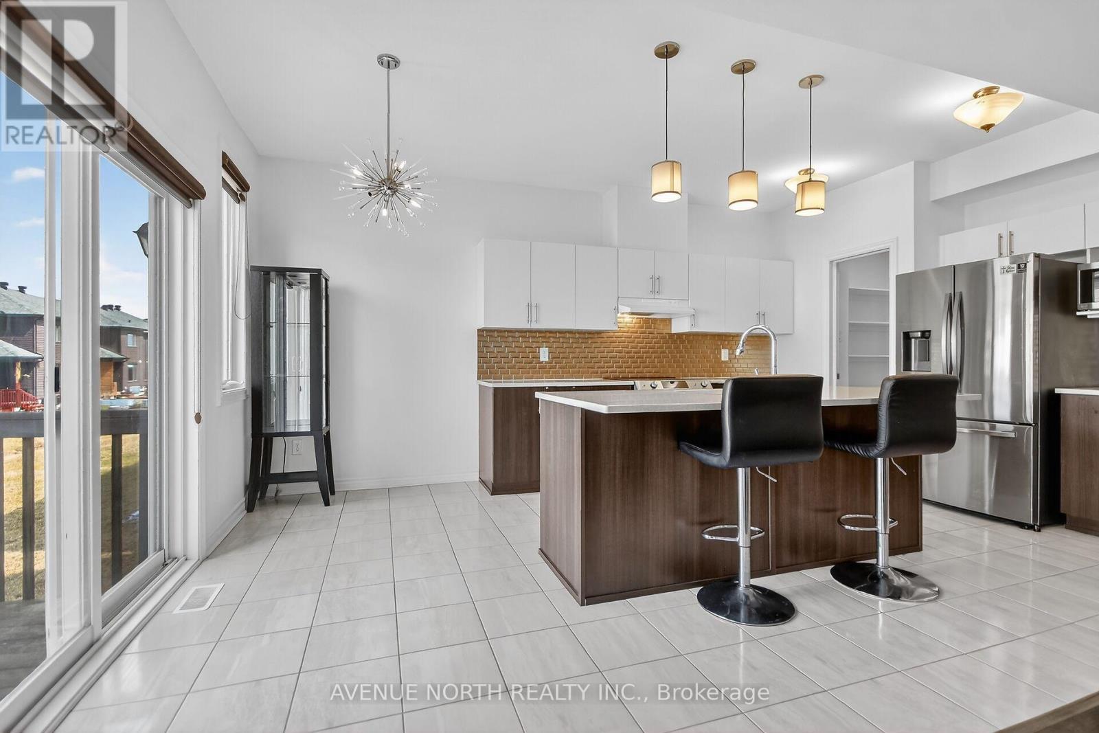 110 Dun Skipper Drive, Ottawa, Ontario  K1X 0G1 - Photo 15 - X12966170