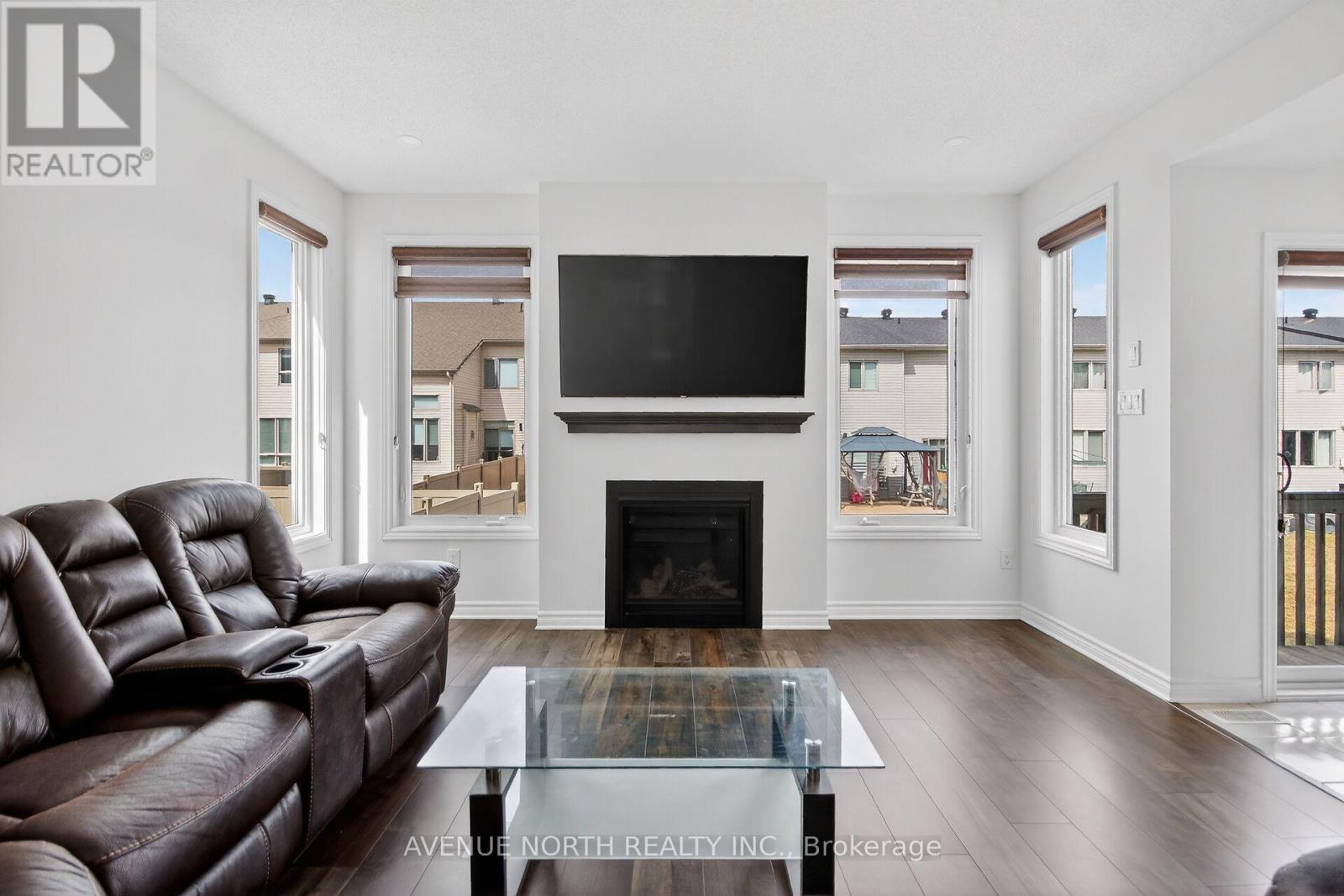 110 Dun Skipper Drive, Ottawa, Ontario  K1X 0G1 - Photo 9 - X12966170