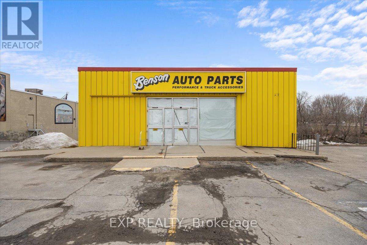 19 CHAMBERS STREET, Smiths Falls, Ontario