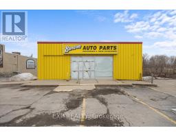 19 CHAMBERS STREET, Smiths Falls, Ontario