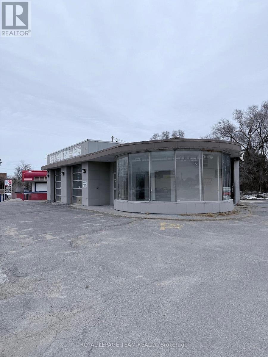 1507 Merivale Road, Ottawa, Ontario  K2E 5P3 - Photo 2 - X12966278