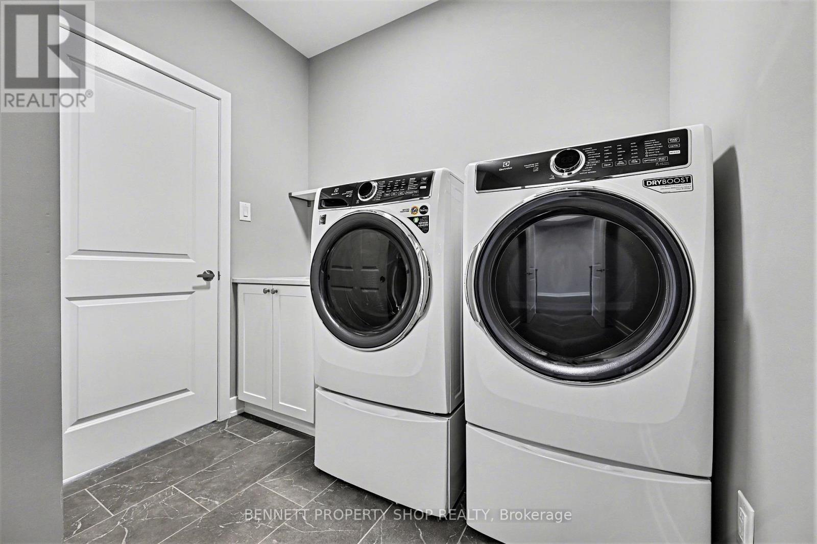 111 Frank Fisher Crescent, Mississippi Mills, Ontario  K0A 1A0 - Photo 9 - X12966318