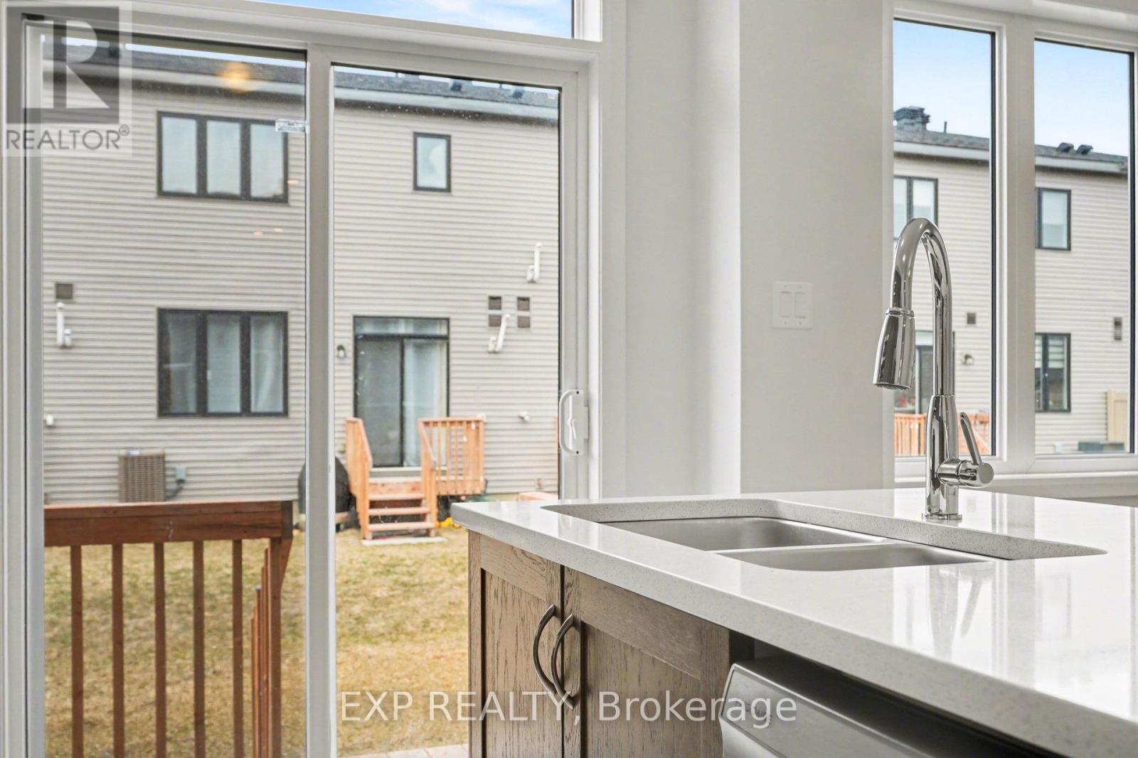 98 Osler Street, Ottawa, Ontario  K2W 0K8 - Photo 13 - X12966520