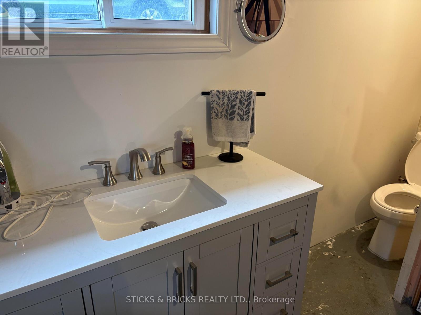 6088 Dorchester Road, Niagara Falls, Ontario  L2G 5T2 - Photo 23 - X12966270