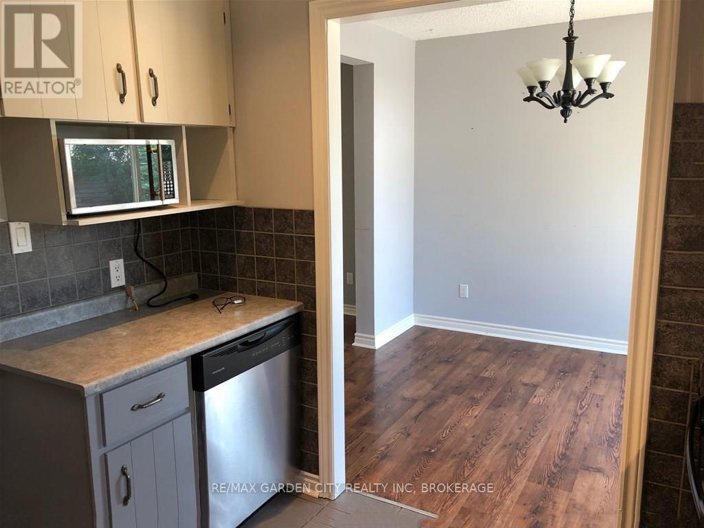 29 St. Hilda's Court, St. Catharines, Ontario  L2R 7H1 - Photo 5 - X12966422