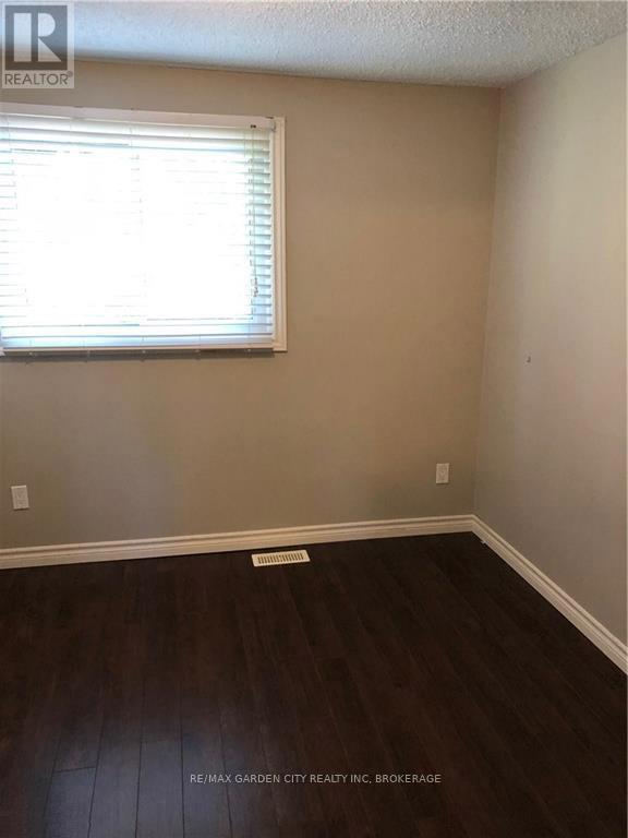 29 St. Hilda's Court, St. Catharines, Ontario  L2R 7H1 - Photo 8 - X12966422