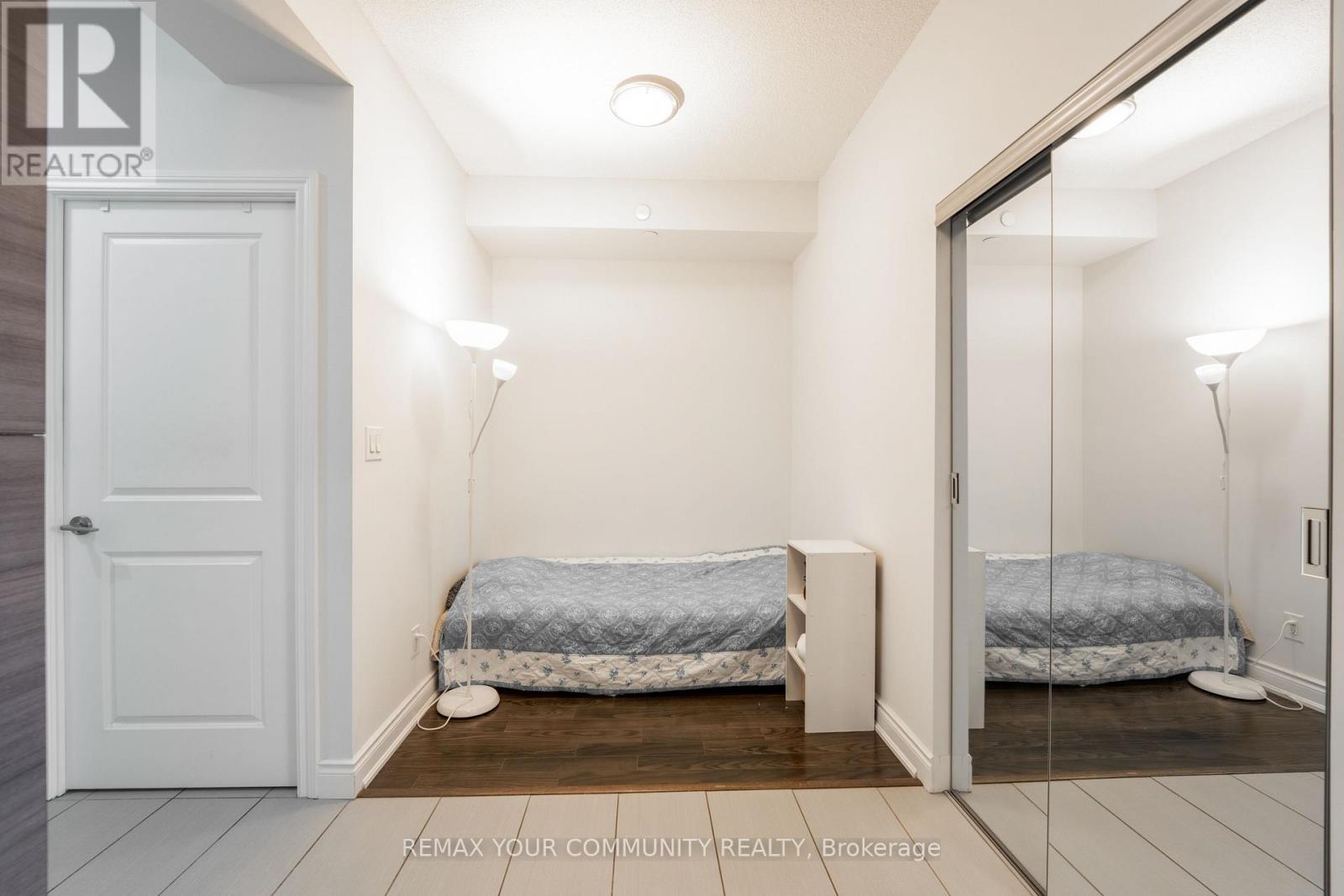 520 - 325 South Park Road, Markham, Ontario  L3T 0B8 - Photo 8 - N12963578