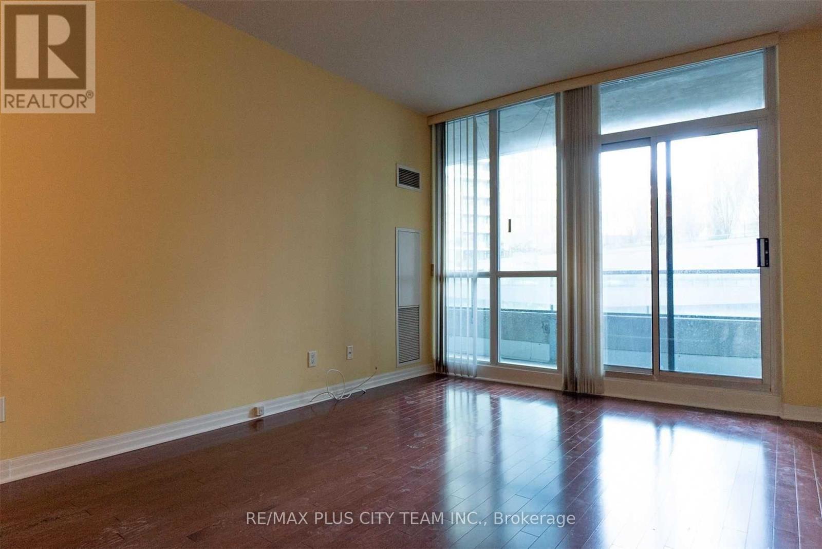 Unknown Address, ,     - Photo 3 - C12966196