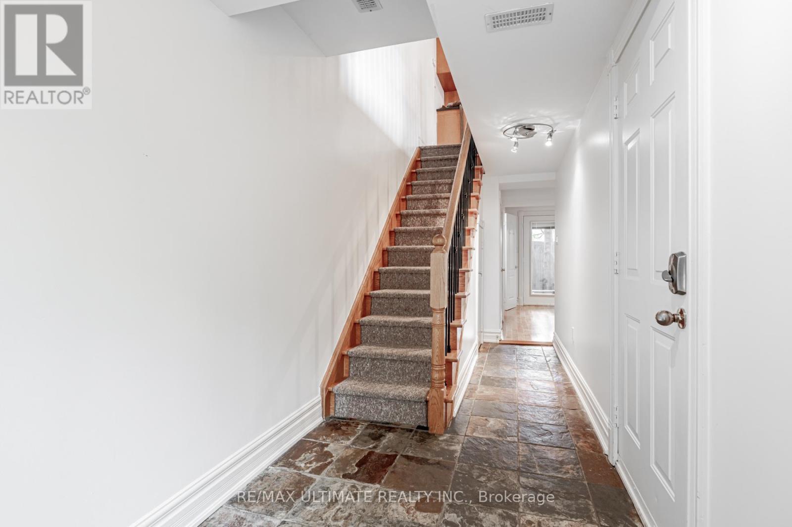 23 Annex Lane, Toronto, Ontario  M5R 3V2 - Photo 11 - C12966222