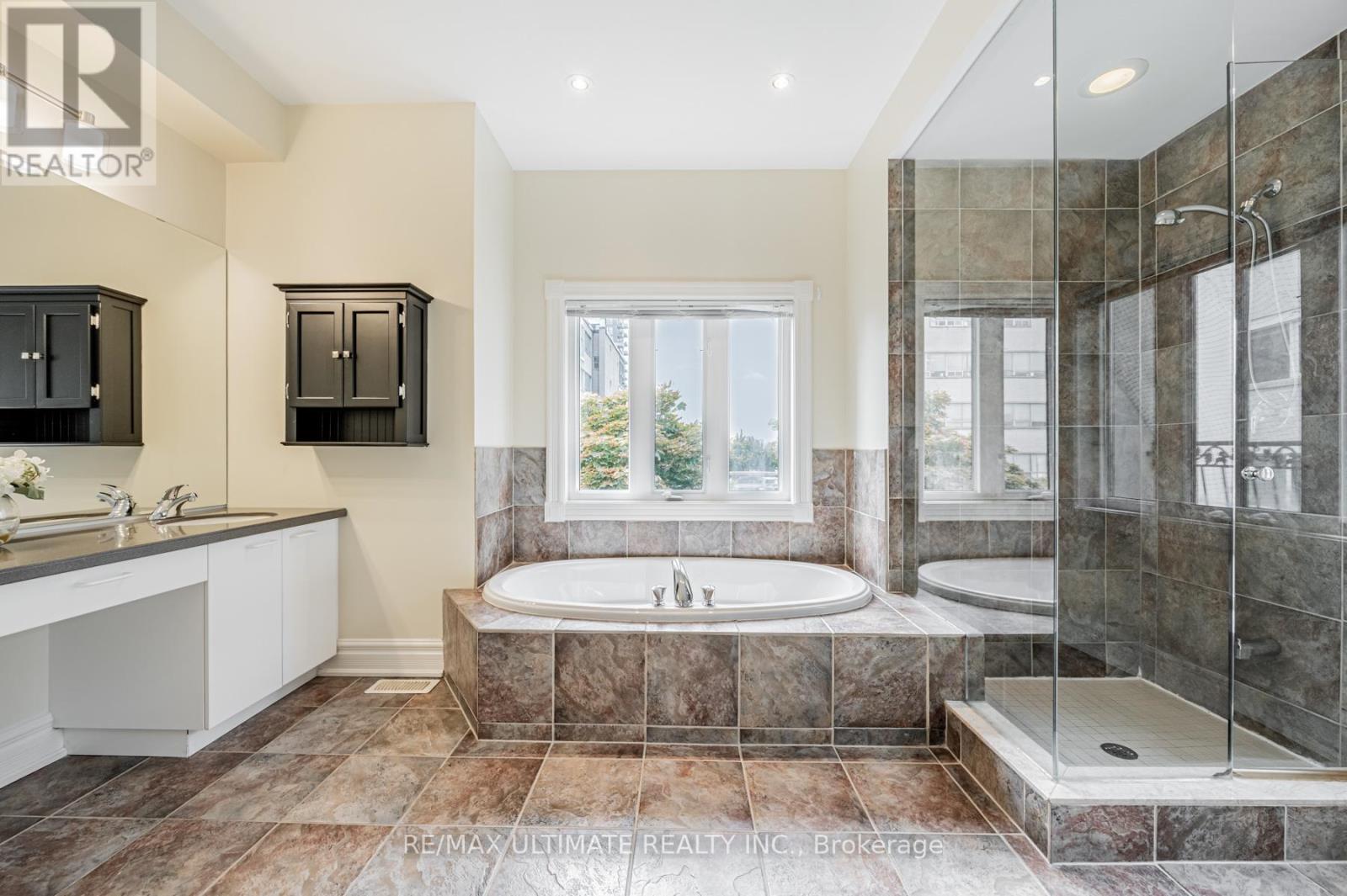 23 Annex Lane, Toronto, Ontario  M5R 3V2 - Photo 15 - C12966222