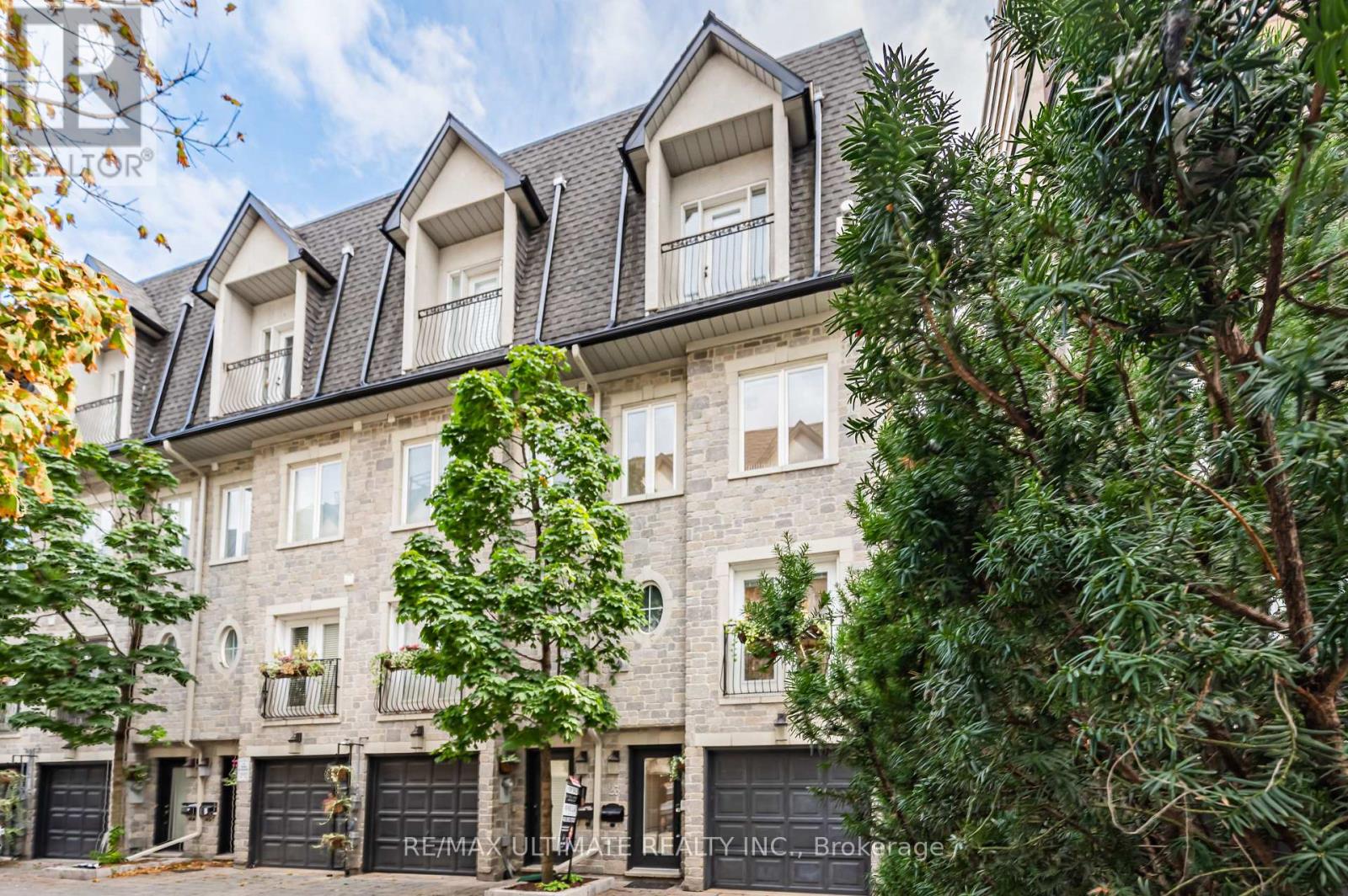 23 Annex Lane, Toronto, Ontario  M5R 3V2 - Photo 2 - C12966222