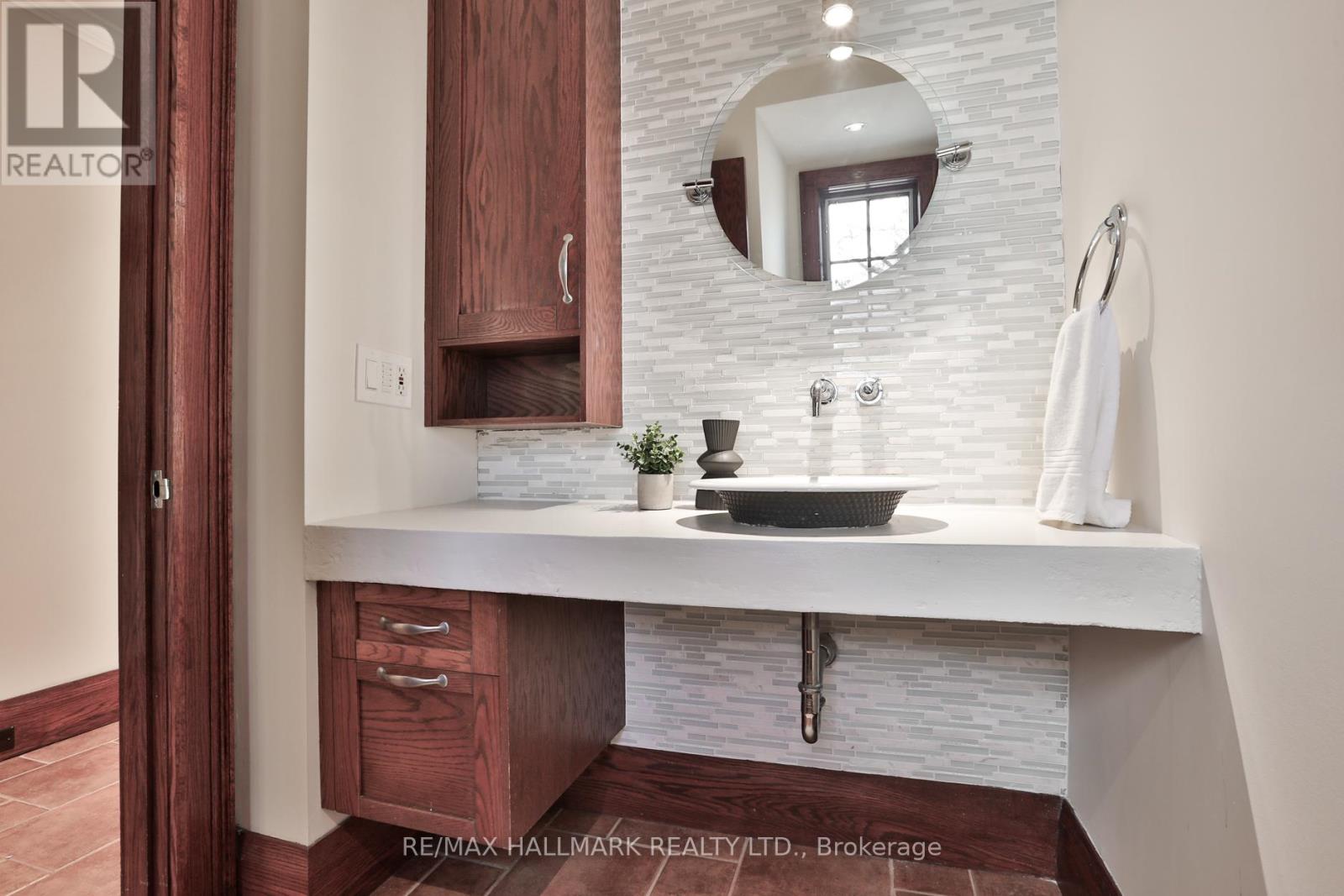 30 Oswald Crescent, Toronto, Ontario  M4S 2H6 - Photo 12 - C12966258